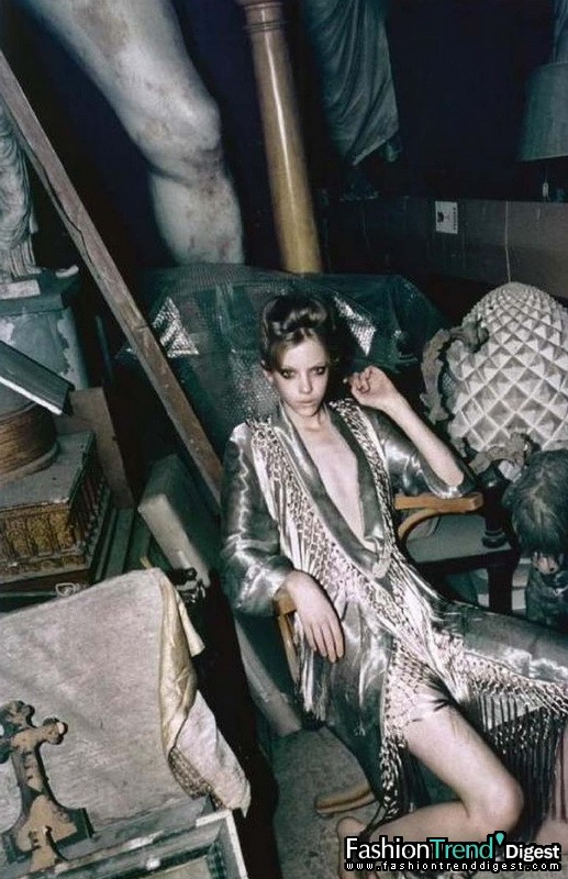 Alberta Ferretti 2009ďVDƬ